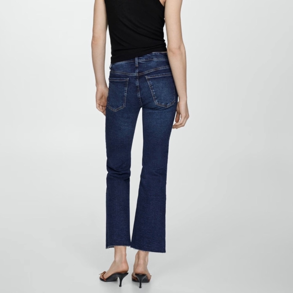 MANGO Sienna Mid-rise Flared Cropped Ankle Jeans - Picture 3 of 8
